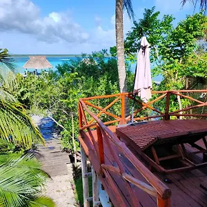 Ensueno, Lagoon Private Front Bacalar